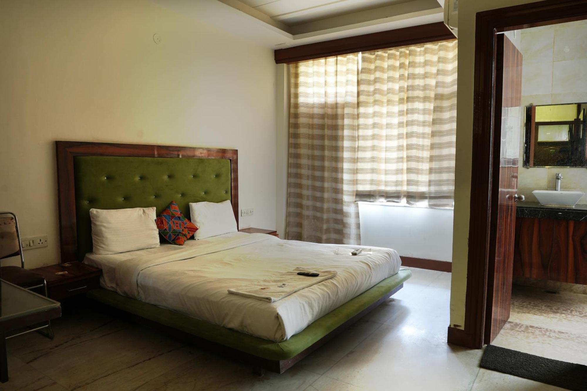 Hotel Elite Sector 45 I Gurgaon Central I Couple Friendly Exterior photo