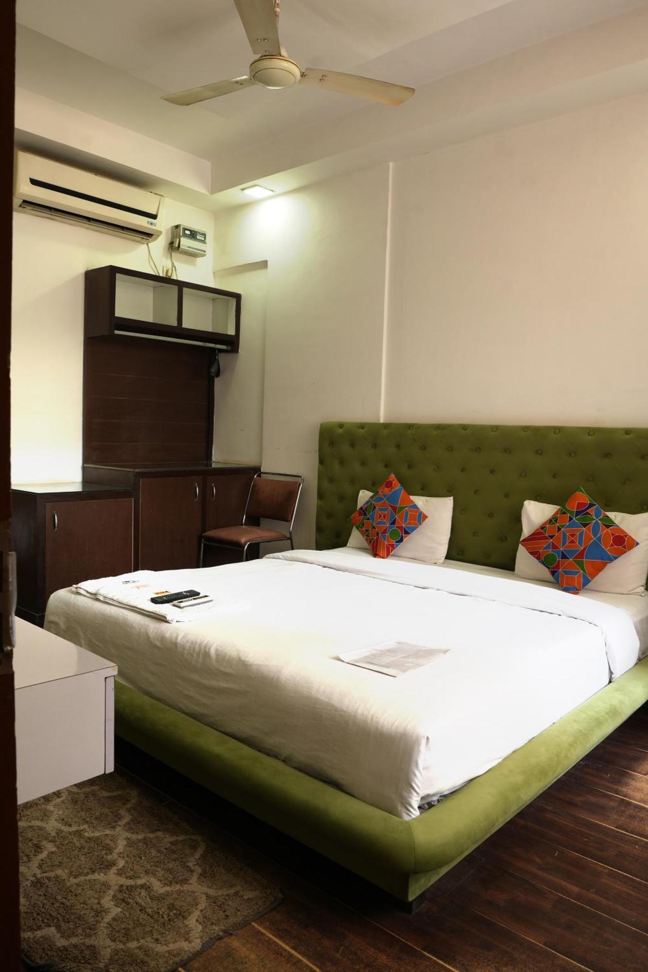 Hotel Elite Sector 45 I Gurgaon Central I Couple Friendly Exterior photo
