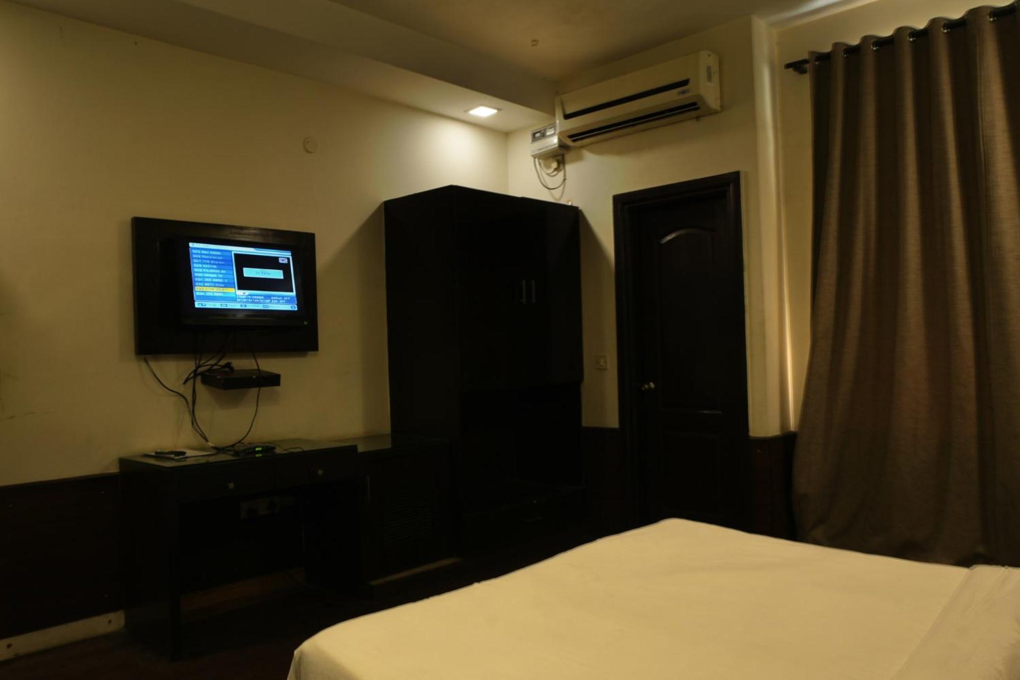Hotel Elite Sector 45 I Gurgaon Central I Couple Friendly Exterior photo